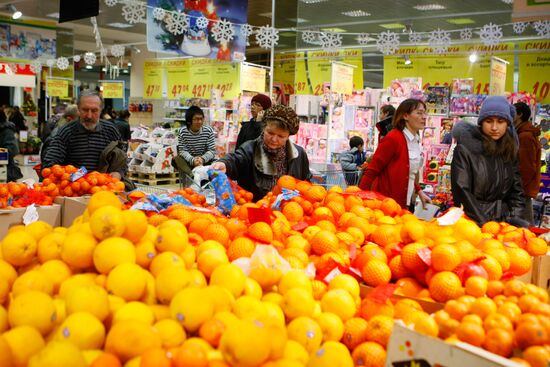 Москвичи делают покупки к новогоднему столу