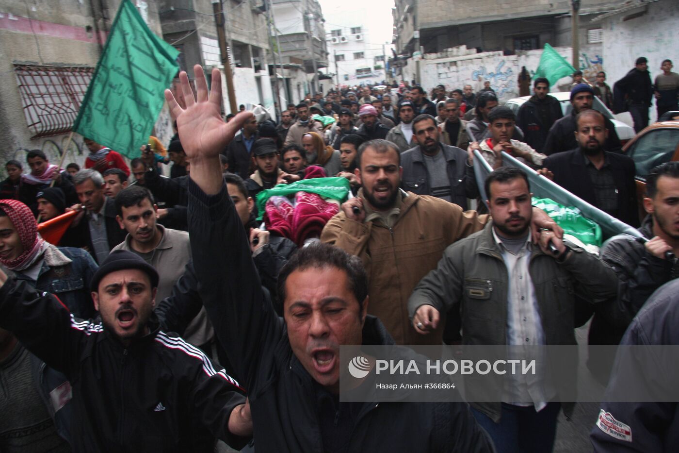 Пострадавшие в секторе Газа от авиаударов израильских ВВС