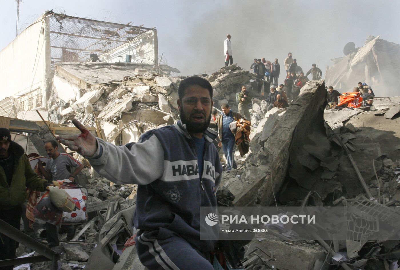 Пострадавшие в секторе Газа от авиаударов израильских ВВС