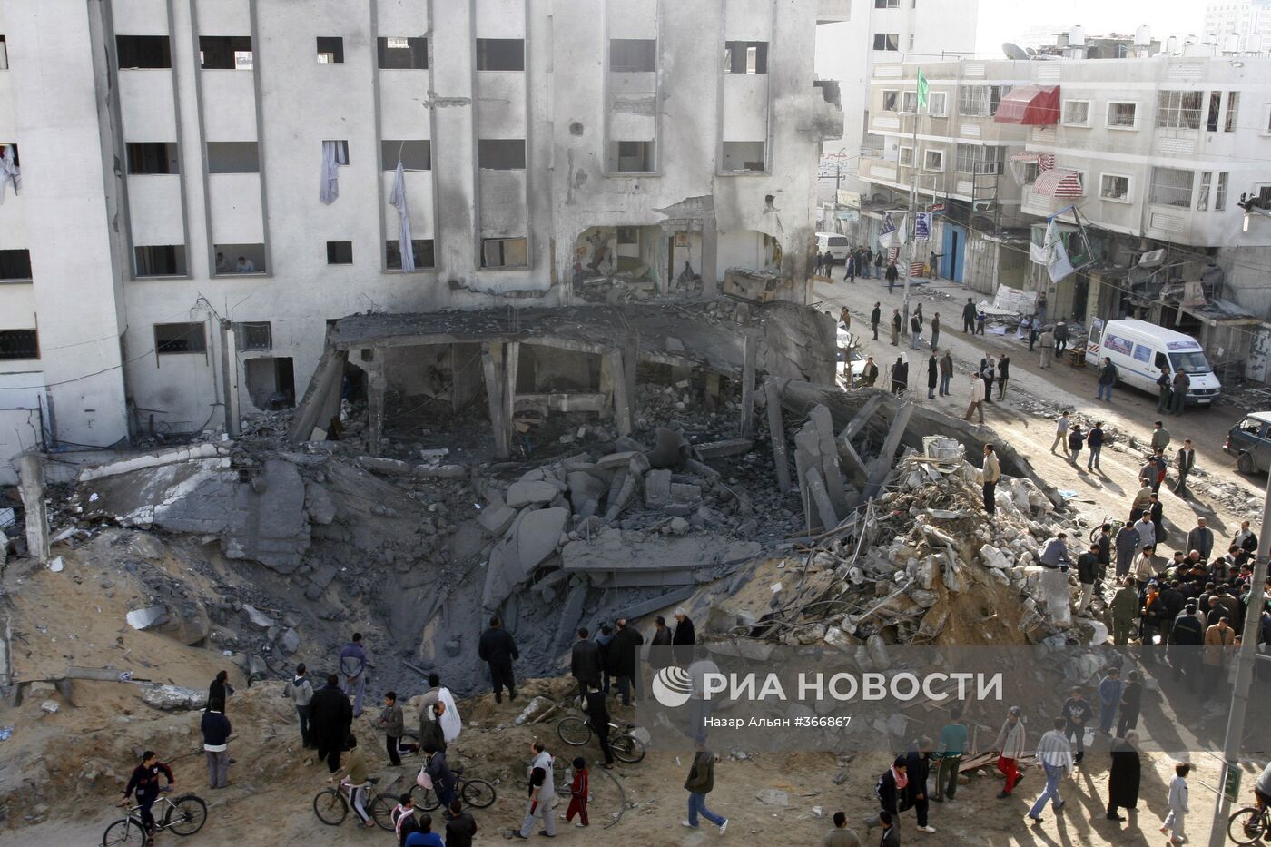 Пострадавшие в секторе Газа от авиаударов израильских ВВС