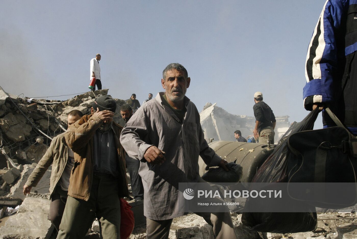 Пострадавшие в секторе Газа от авиаударов израильских ВВС