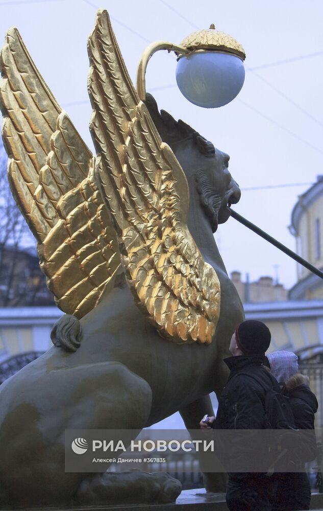 Акт вандализма на Банковском мосту в Санкт-Петербурге