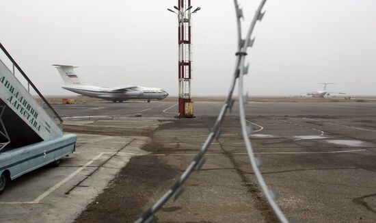Самолеты Ил–76 после столкновения в аэропорту Махачкалы