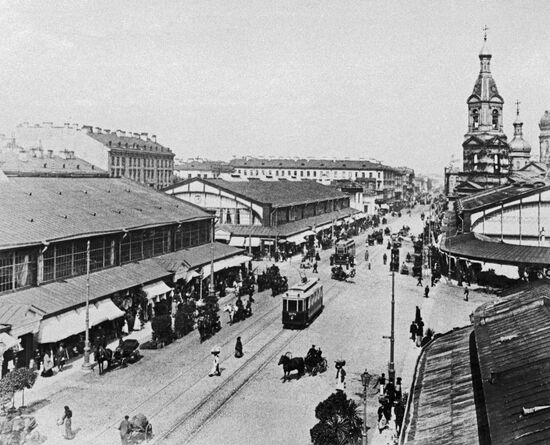 Сенная площадь в Петербурге начала XX в.