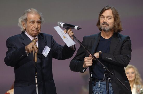 Художники Николай Никогосян и Никас Сафронов