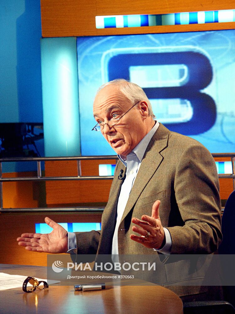 Телеведущий Владимир Познер