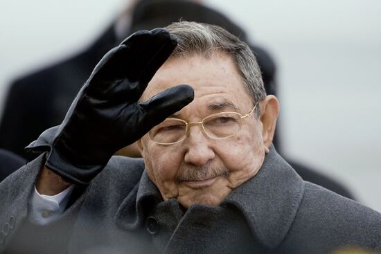 Рауль Кастро прибыл с официальным визитом в РФ