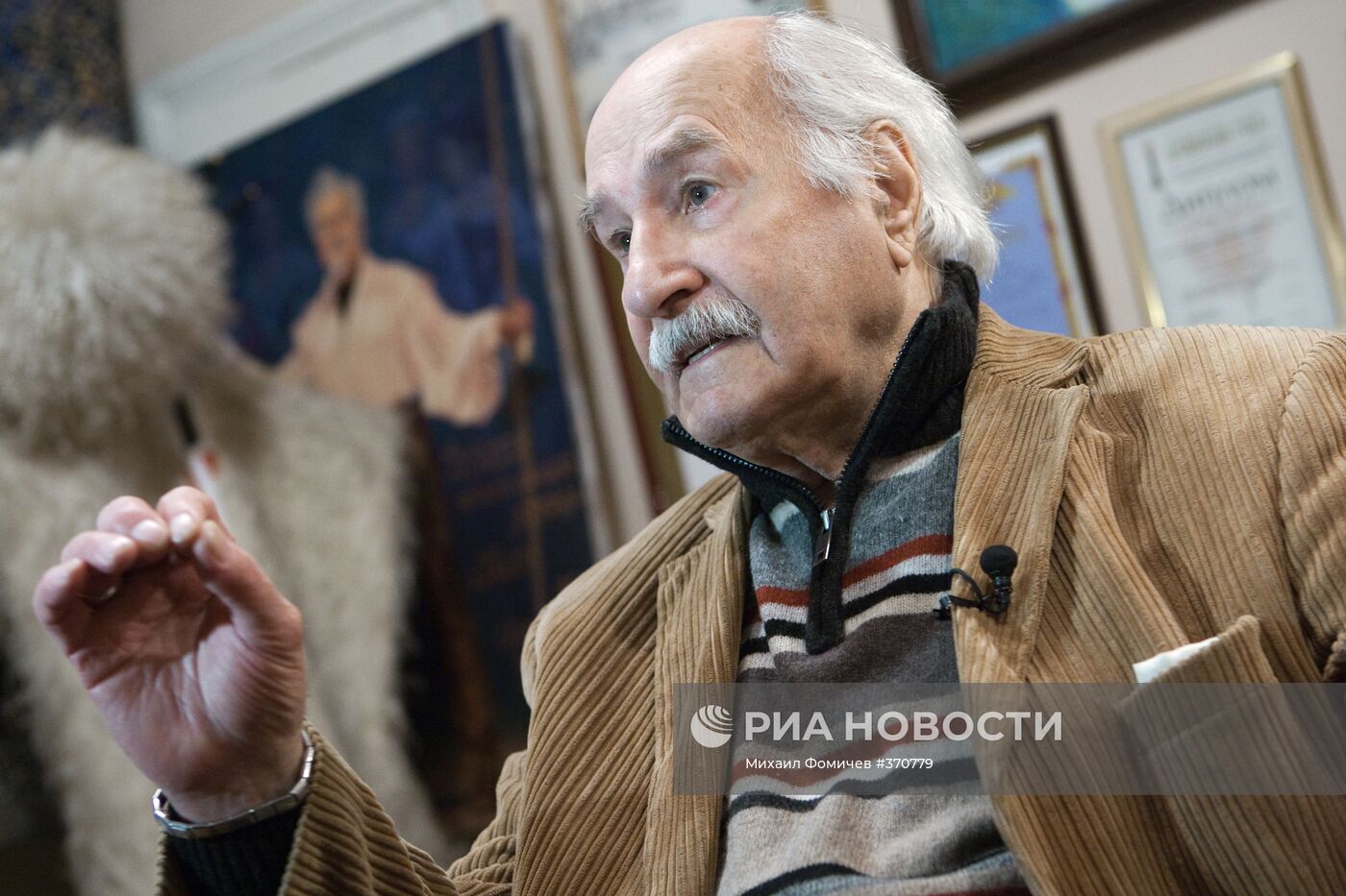 Актер Театра Российской Армии Владимир Зельдин во время интервью