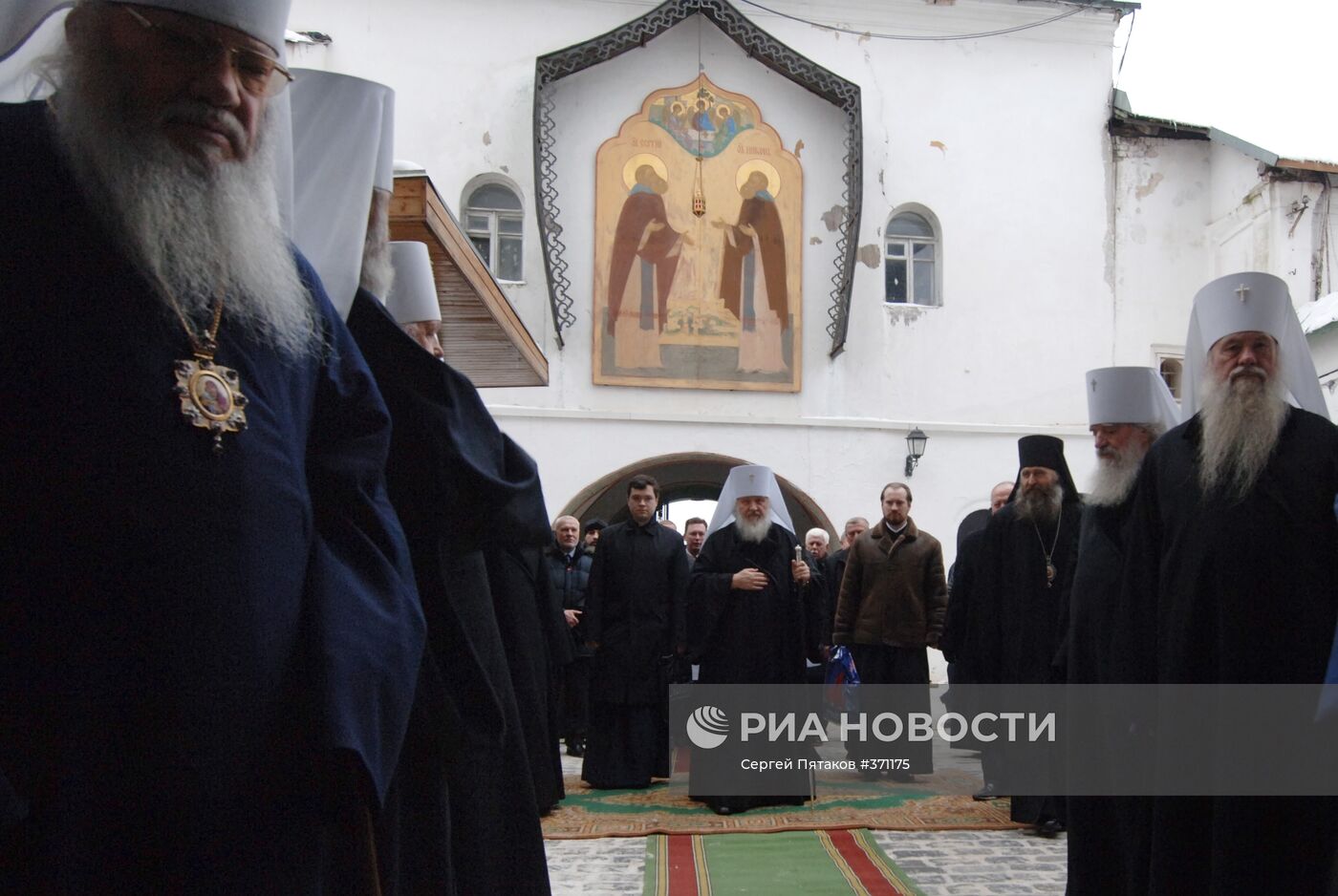 Патриарх Кирилл совершил молебен в Троице-Сергиевой Лавре