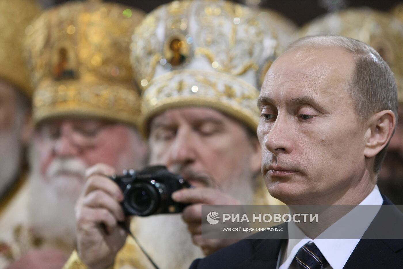 В.Путин на интронизации Патриарха Московского и всея Руси