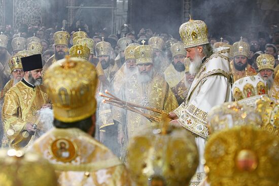 Церемония интронизации Патриарха Московского и всея Руси Кирилла