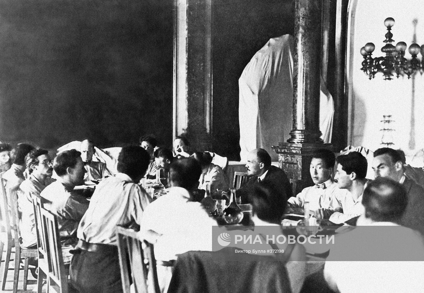 В.И.Ленин на заседании II конгресса Коминтерна