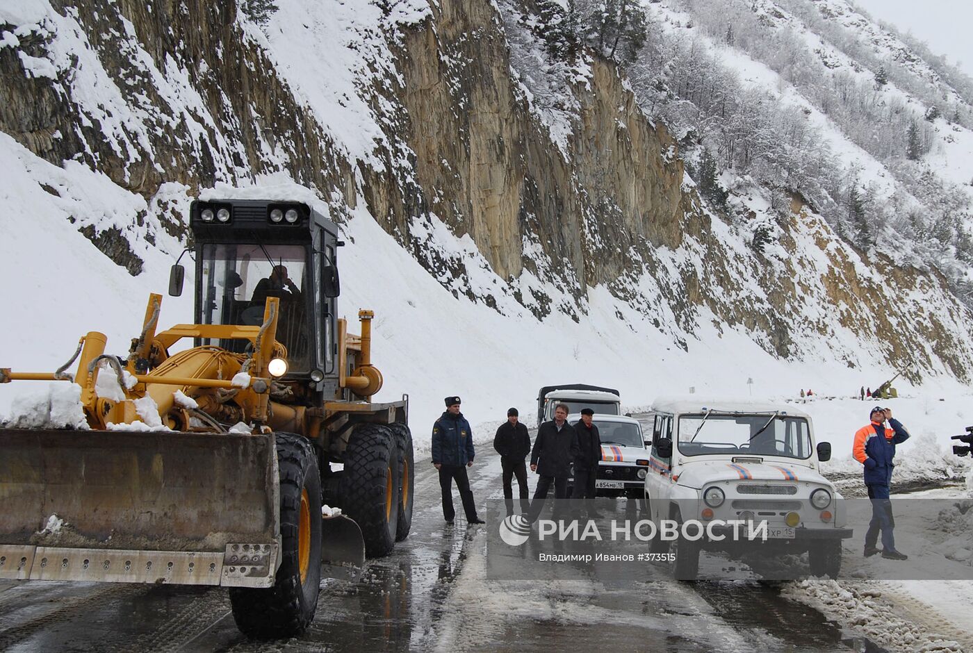 Угроза схода лавин на Транскавказской автомагистрали