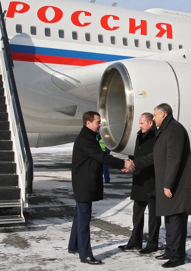 Дмитрий Медведев прибыл с визитом в Южно-Сахалинск