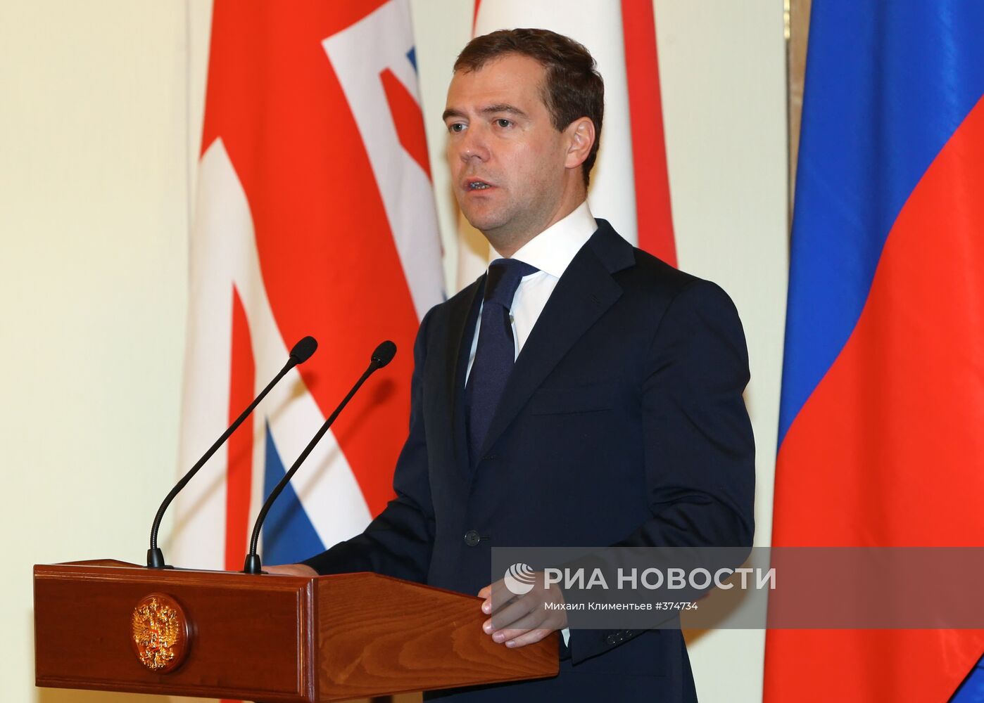 Д.Медведев на встрече с деловыми кругами на Сахалине