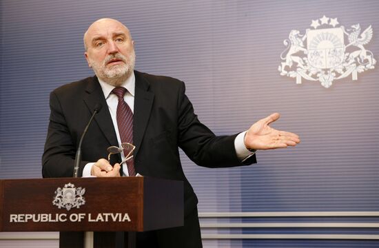 Премьер-министр Латвии Иварс Годманис подал в отставку