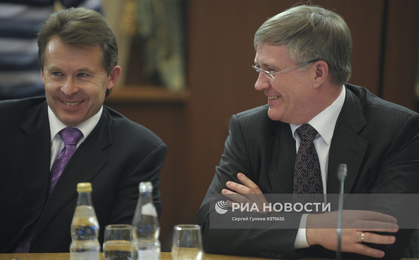 Д.Медведев провел совещание в Южно-Сахалинске