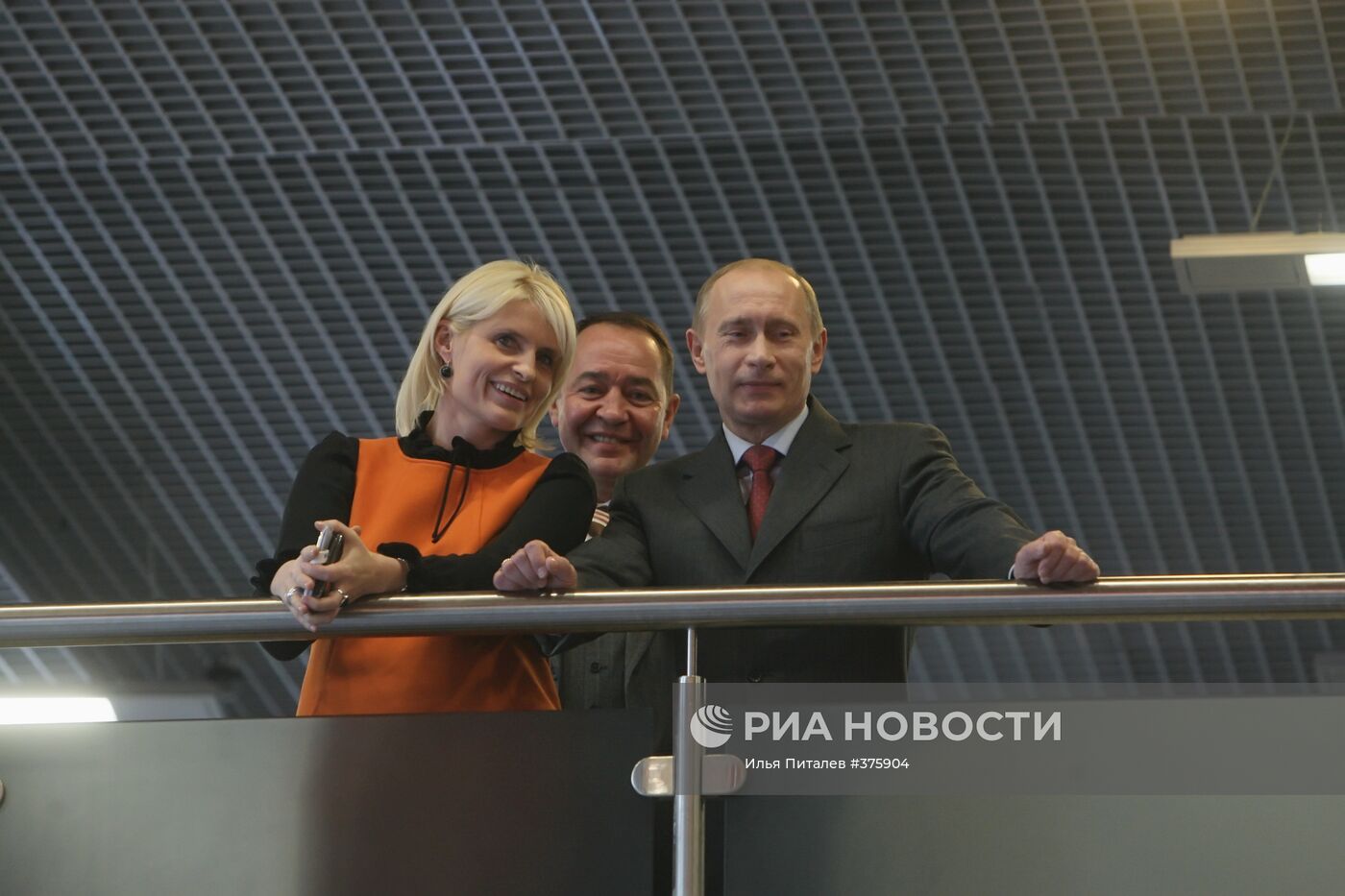 Премьер-министр РФ В.Путин посетил агентство "РИА Новости"