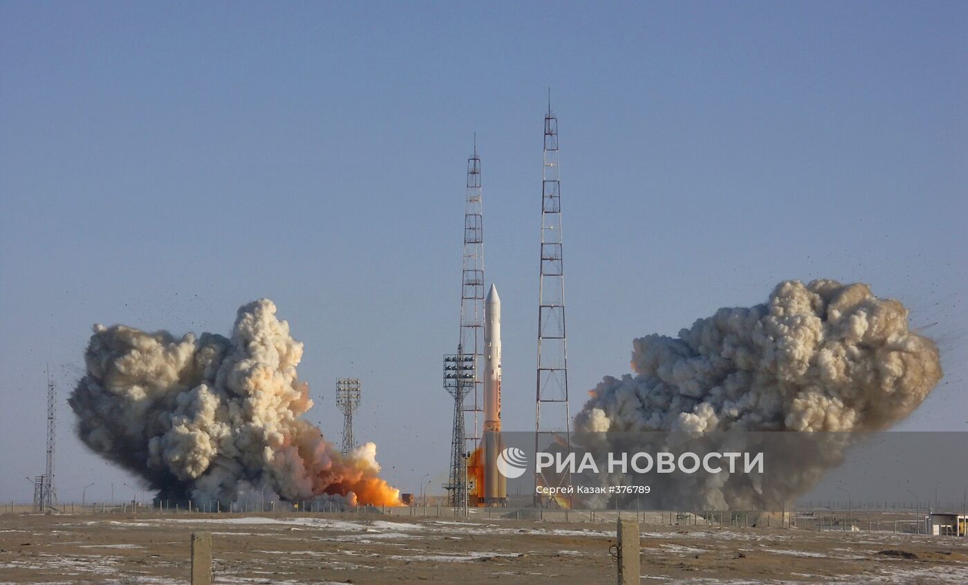 Пуск ракеты-носителя «Протон-К» с космодрома Байконур