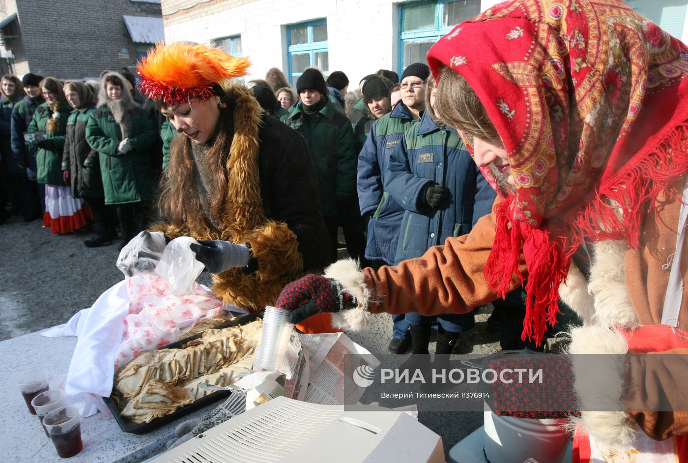 Празднование Масленицы в женской колонии в Новосибирской области