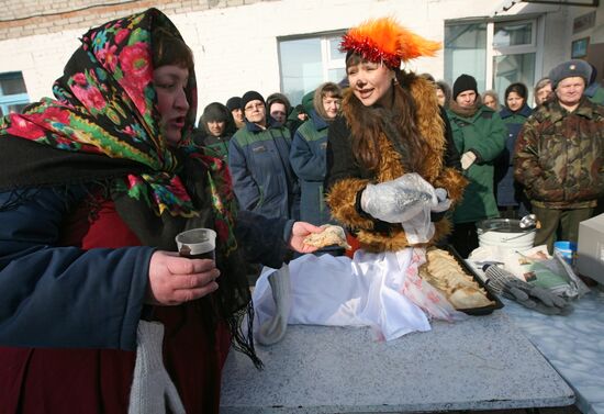 Празднование Масленицы в женской колонии в Новосибирской области
