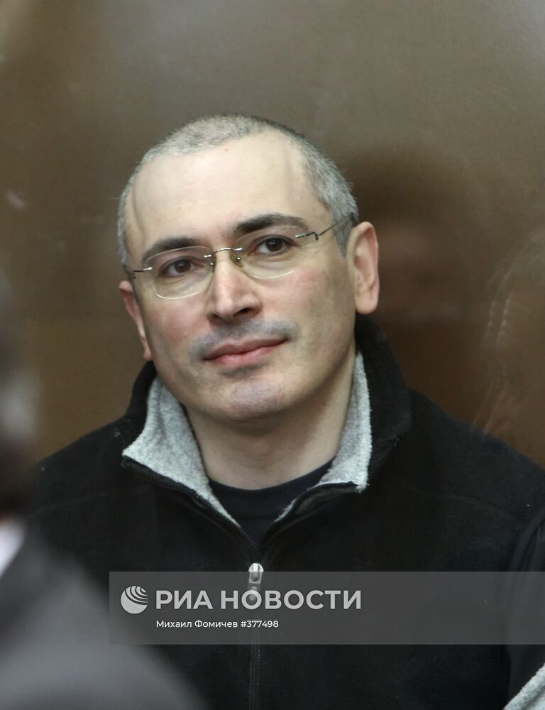 М. Ходорковкий и П. Лебедев в зале суда