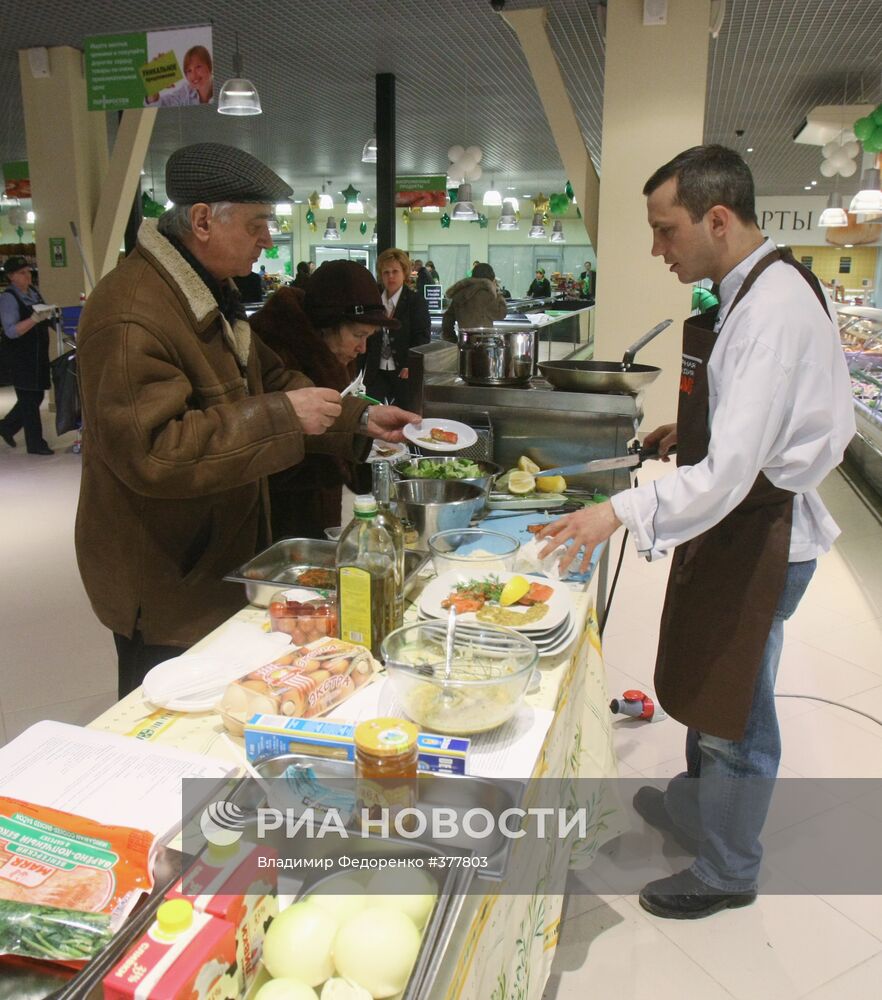 Открытие первого супермаркета "Зеленый Перекресток" в Москве