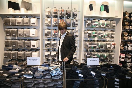 Открытие первого магазина шведской компании «H&M» в Москве