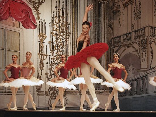 Сцена из балета Л.Минкуса "Пахита"