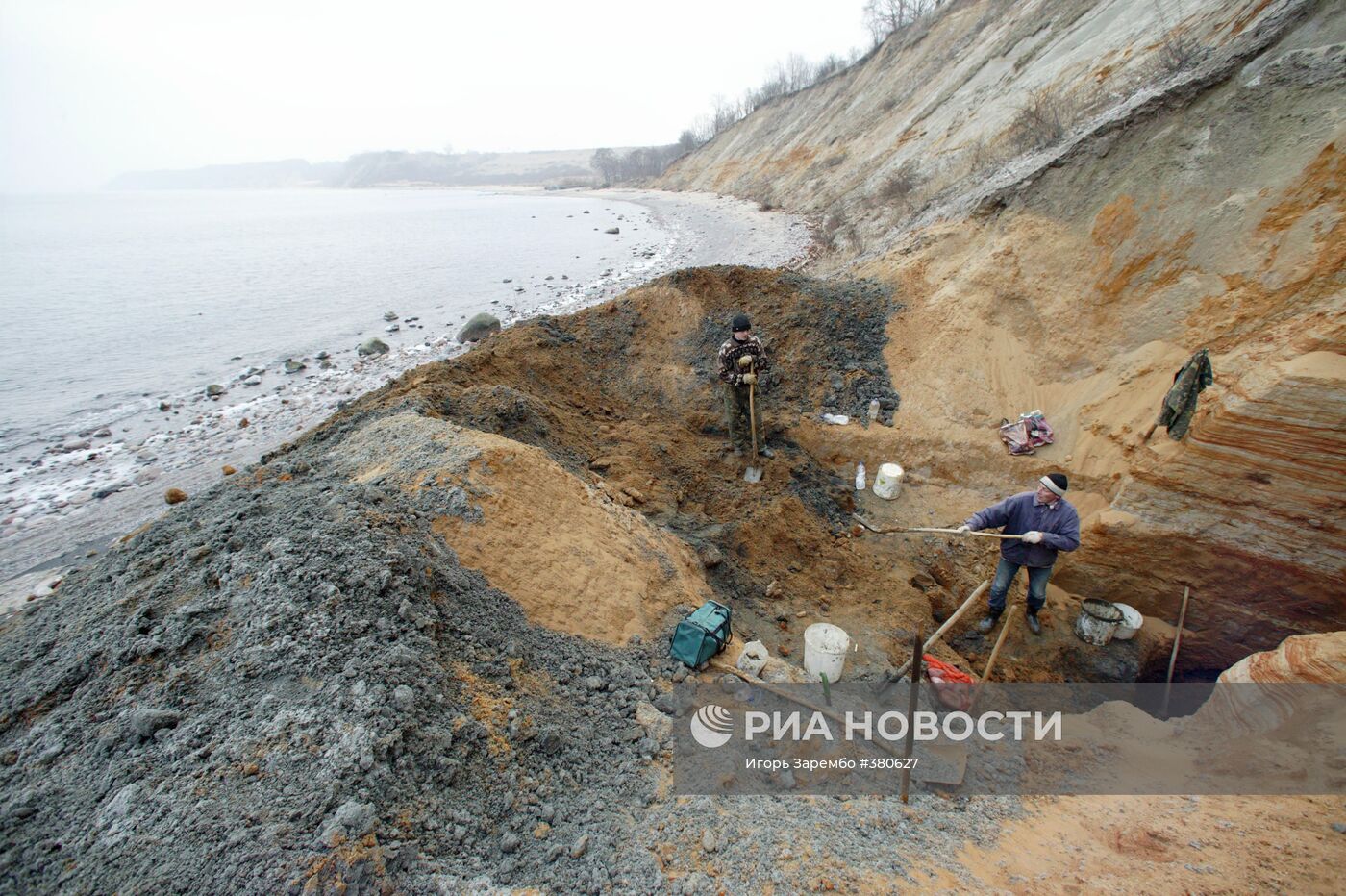 Добыча янтаря в береговой зоне Балтийского моря