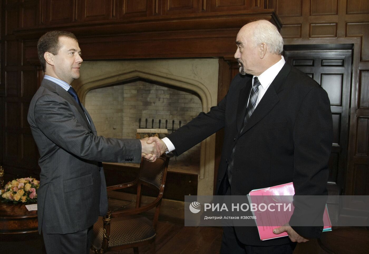 Д.Медведев провел встречу с И.Смирновым