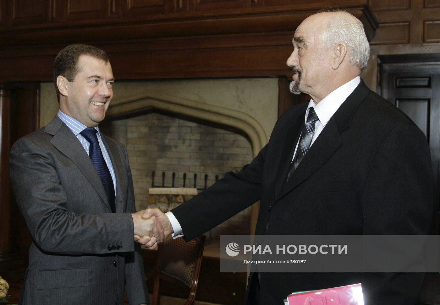 Д.Медведев провел встречу с И.Смирновым