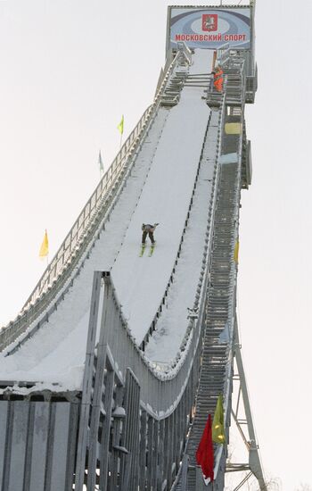 Соревнования по прыжкам с трамплина в Москве
