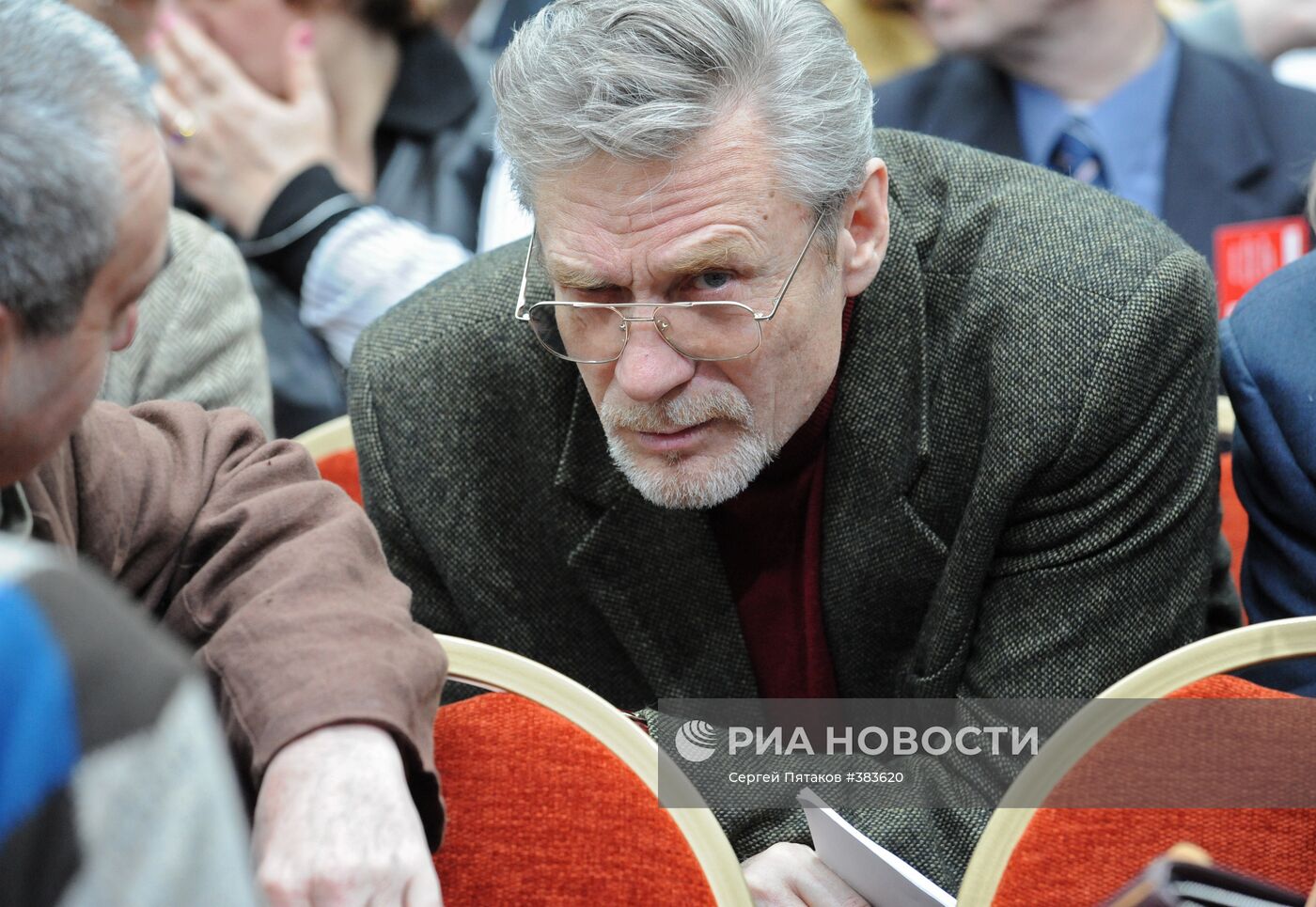 Чрезвычайный съезд союза кинематографистов России