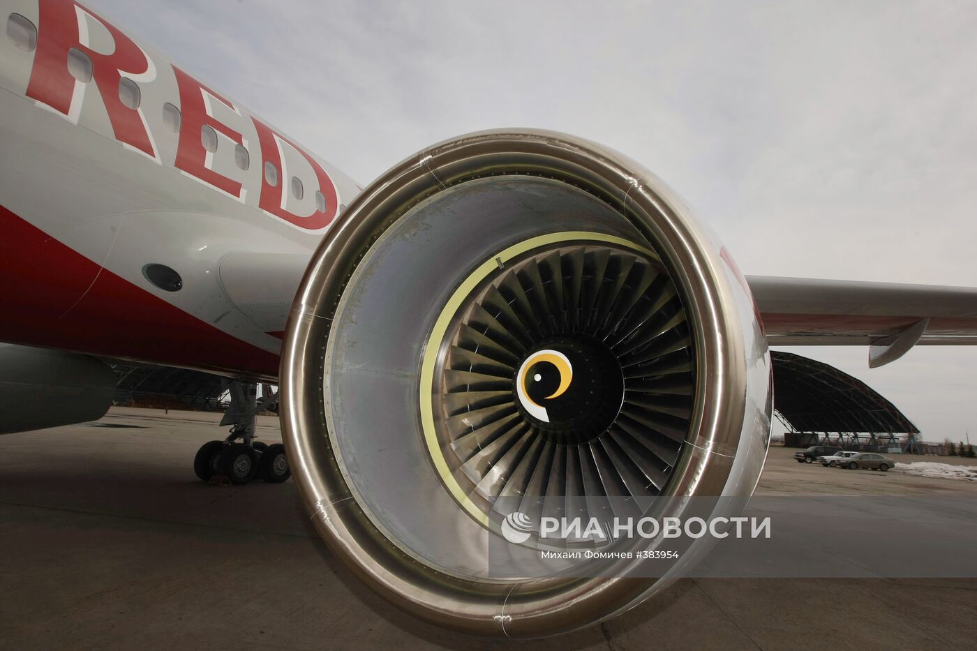 Самолет "Ту-204" передан авиакомпании Red Wings