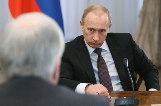 В.Путин встретился с руководством партии "Единая Россия"