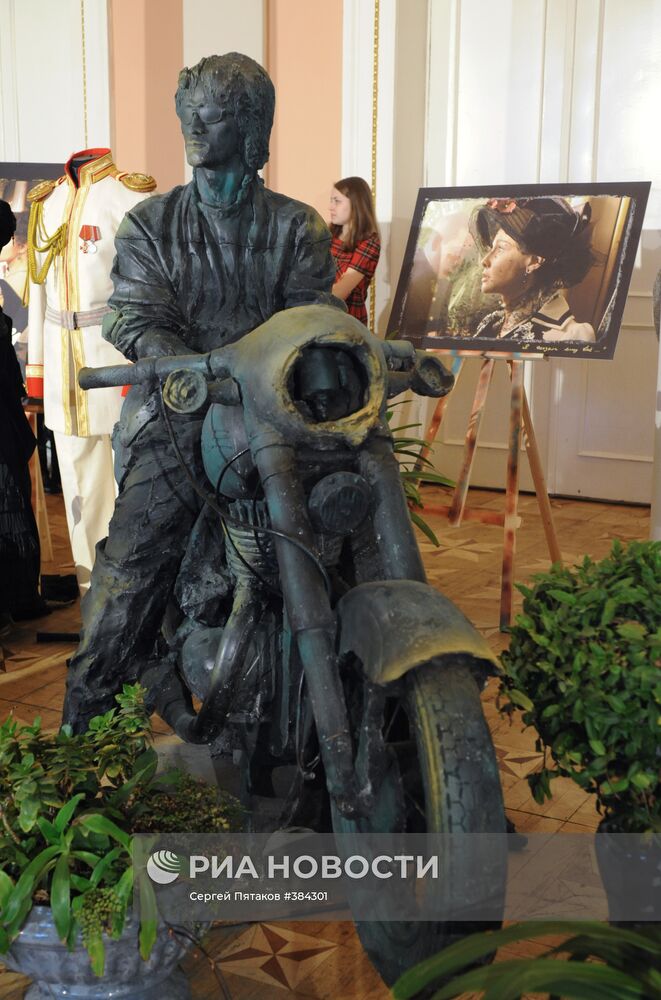 Скульптура Виктора Цоя
