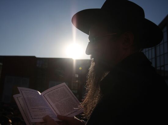 Церемония "благословения солнца" в Московском еврейском центре