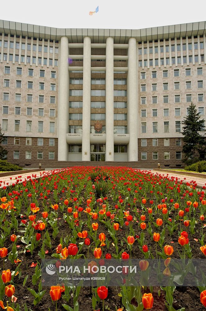 Здание парламента Молдовы