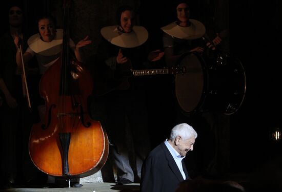 Новый спекталь Театра на Таганке "Сказки"