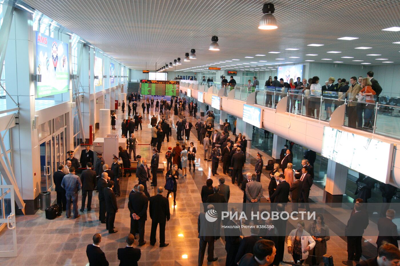 Открытие аэровокзала в Иркутске после реконструкции