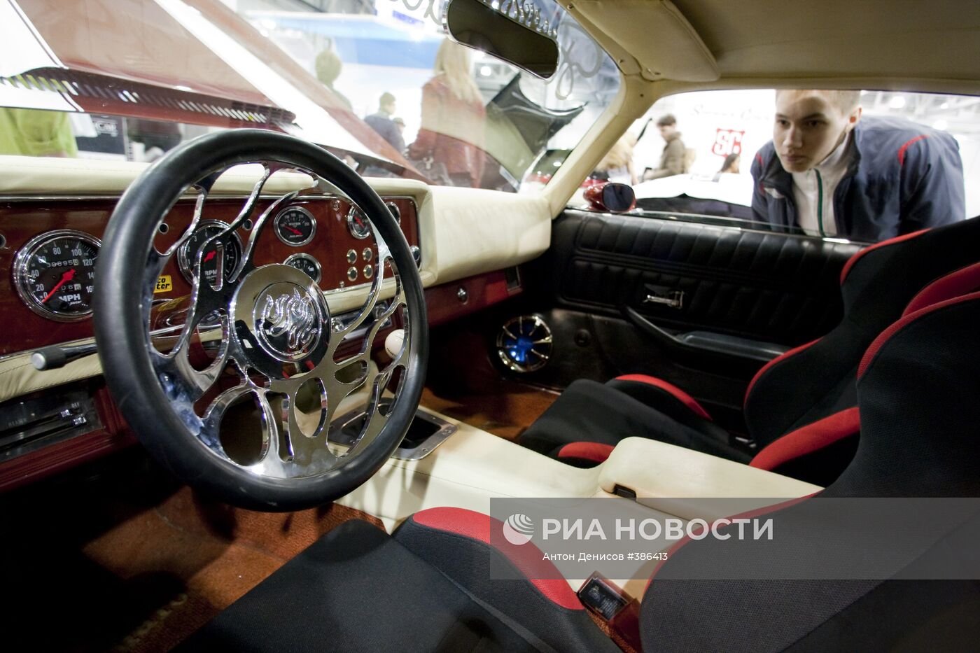 Открытие выставки MOSCOW DREAMCAR SHOW 2009 в Москве