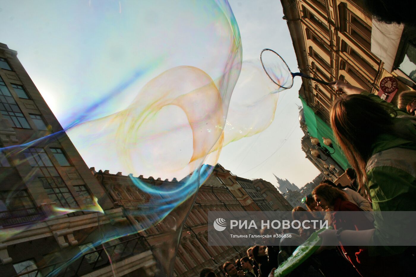 "Марш мыльных пузырей" на Старом Арбате