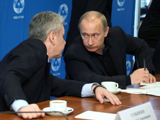 В. Путин провел совещание "О развитии атомной энергетики"