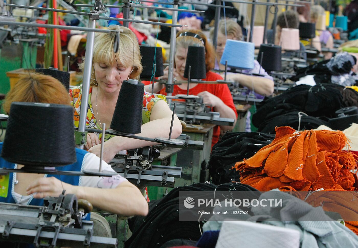 Производство по пошиву перчаток и носков в городе Советск