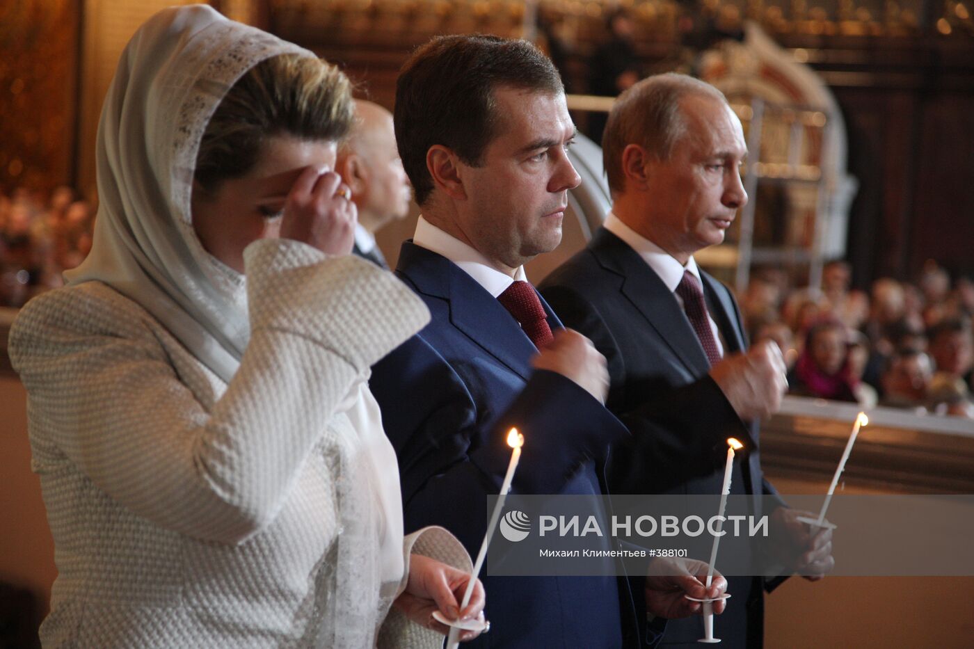 Президент РФ на Пасхальном богослужении в храме Христа Спасителя