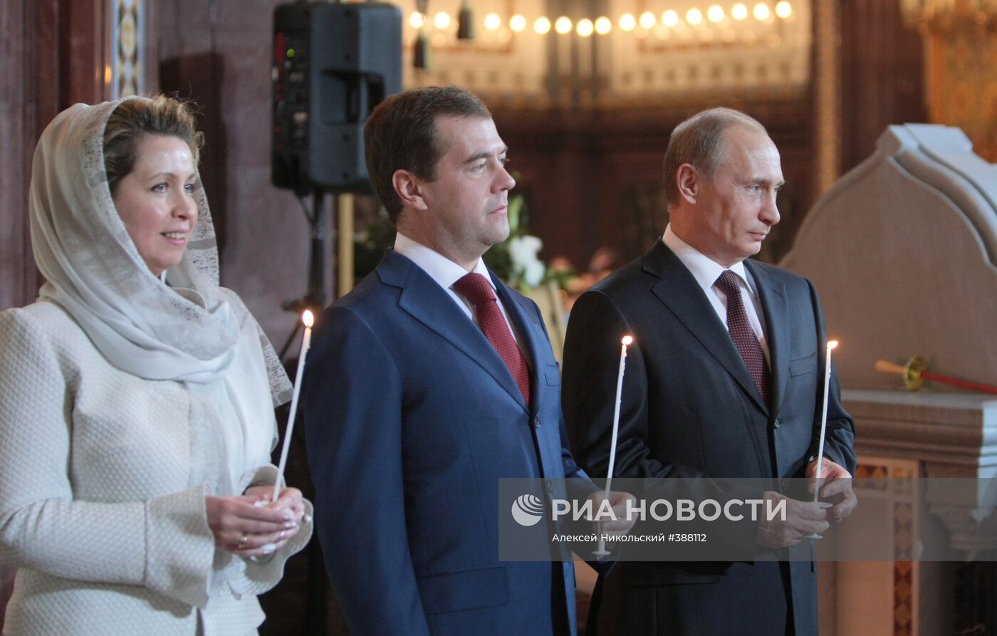 Пасхальное богослужение в храме Христа Спасителя в Москве