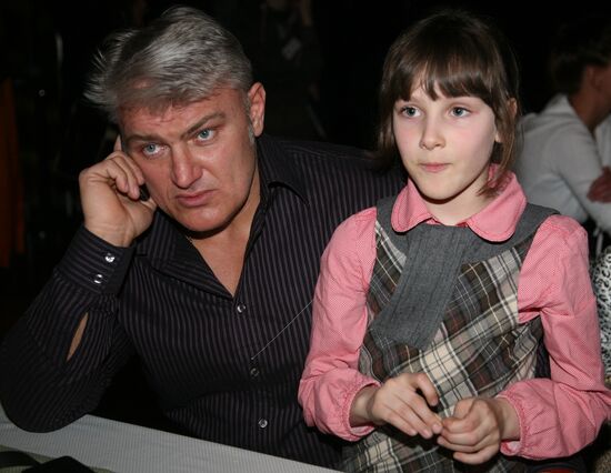 Телеведущий Владимир Турчинский с дочерью Ксенией