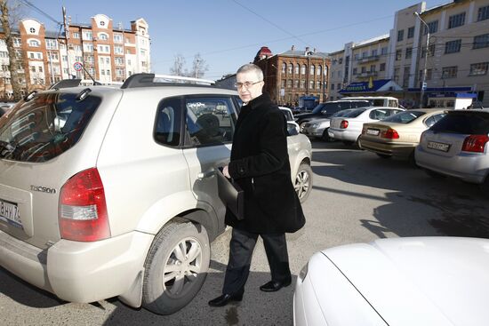 Экс-мэр Томска А.Макаров прибыл на слушания в областном суде