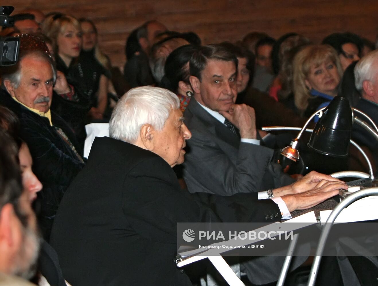 Театру на таганке - 45 лет